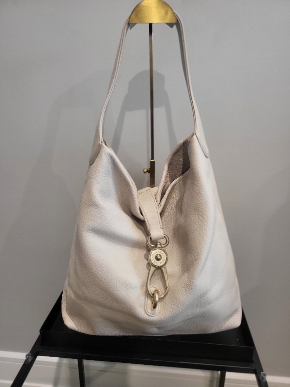 Dooney & Bourke Hobo Shoulder bag in Bone